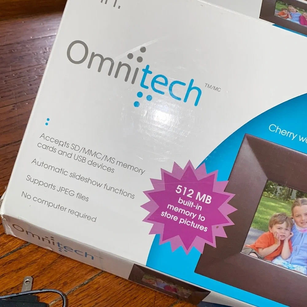 Digital photo frame